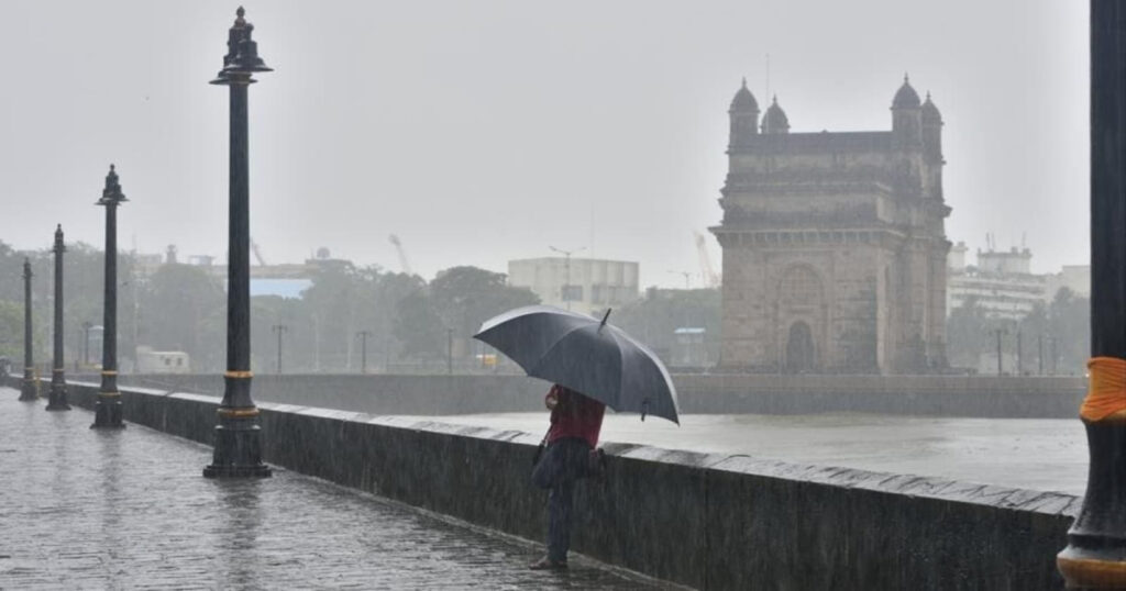 IMD issues heavy rain warning