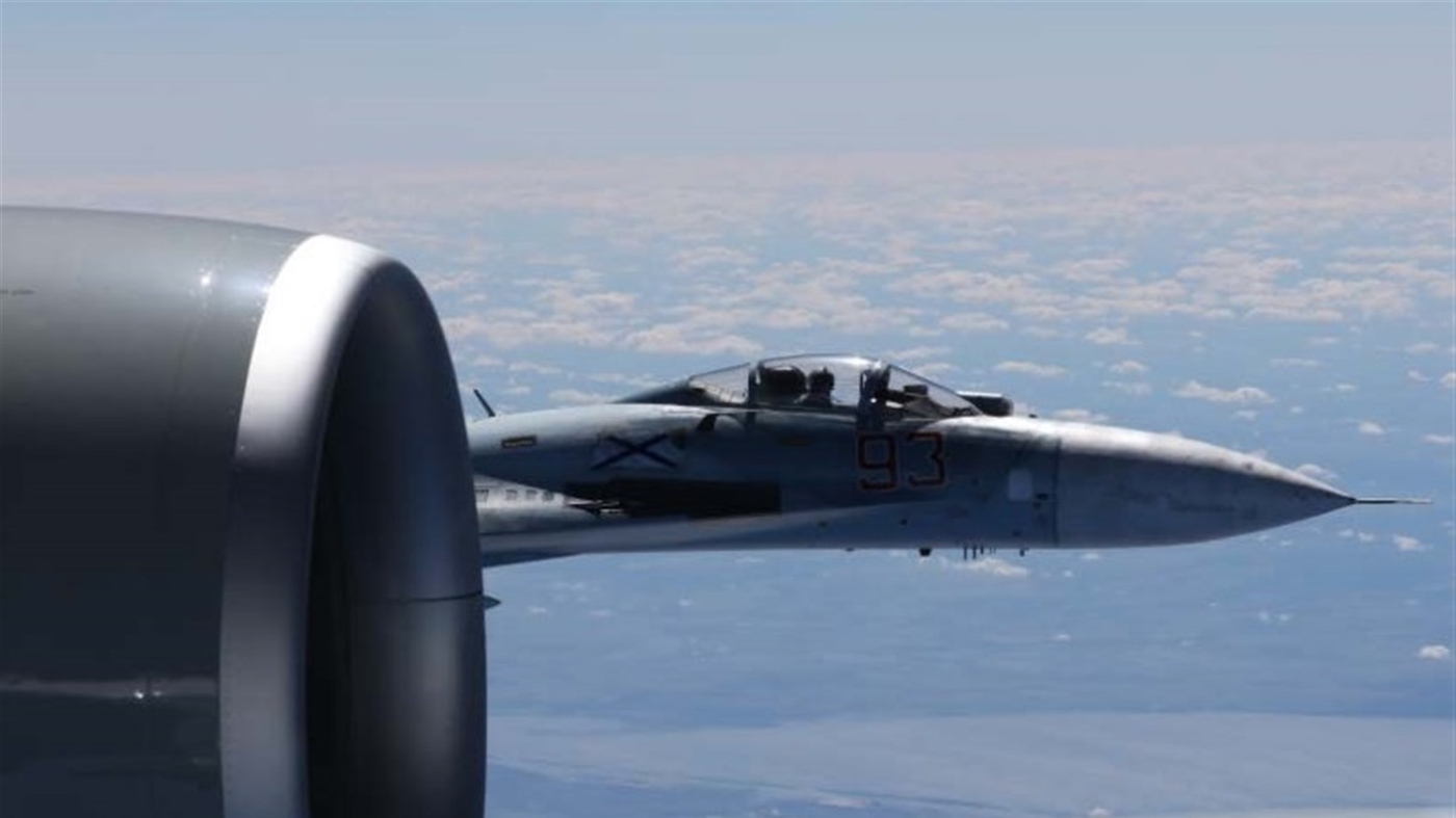 Russian fighter jet comes close to a US warplane