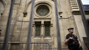 Man trying to lit Jewish prayer place killed by defence forces