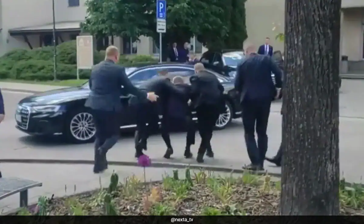 Slovak PM's Bodyguards spring into action after he is shot - Central Times
