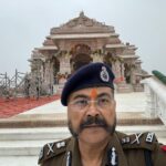 यूपी DGP प्रशांत कुमार ने संगम में डुबकी लगाई