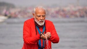 Modi taking holy dip at Maha Kumbh
