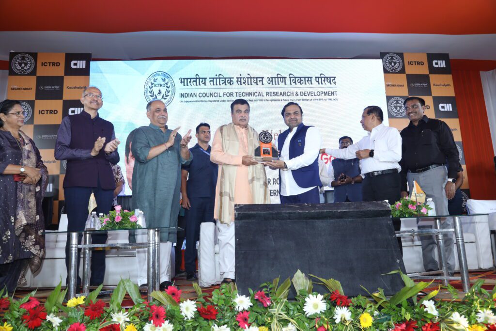Shri Nitinji Gadkari with ICTRD Member Secretary Dr. Ketan Mohitkar