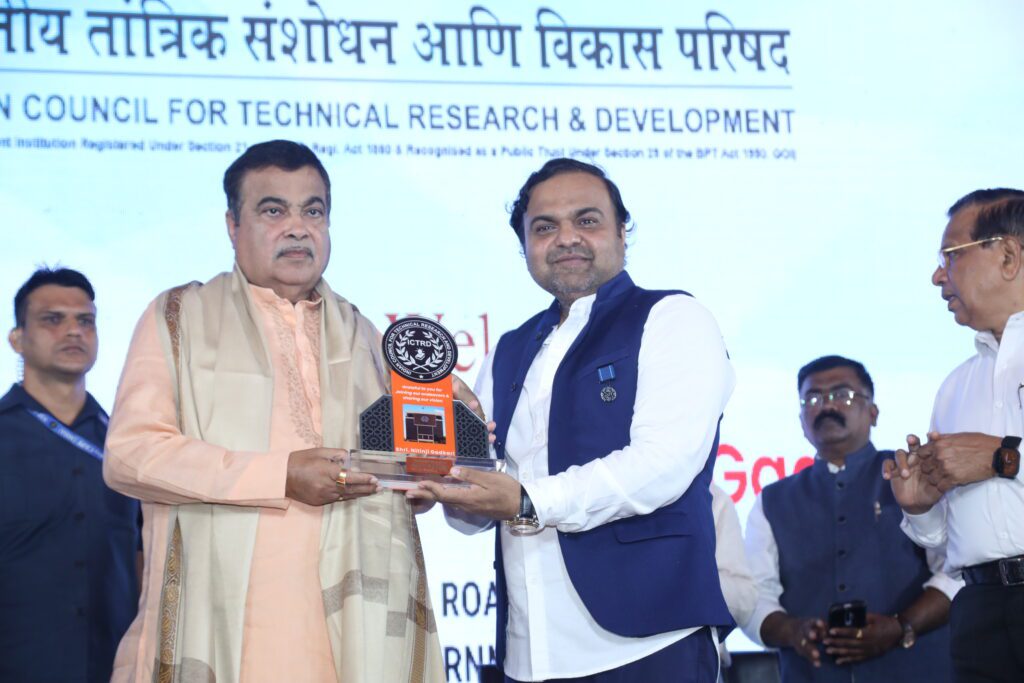 Current image: Shri Nitinji Gadkari with ICTRD Member Secretary Dr. Ketan Mohitkar